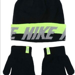 Boys Nike Colorblock Beanie & Gloves Set